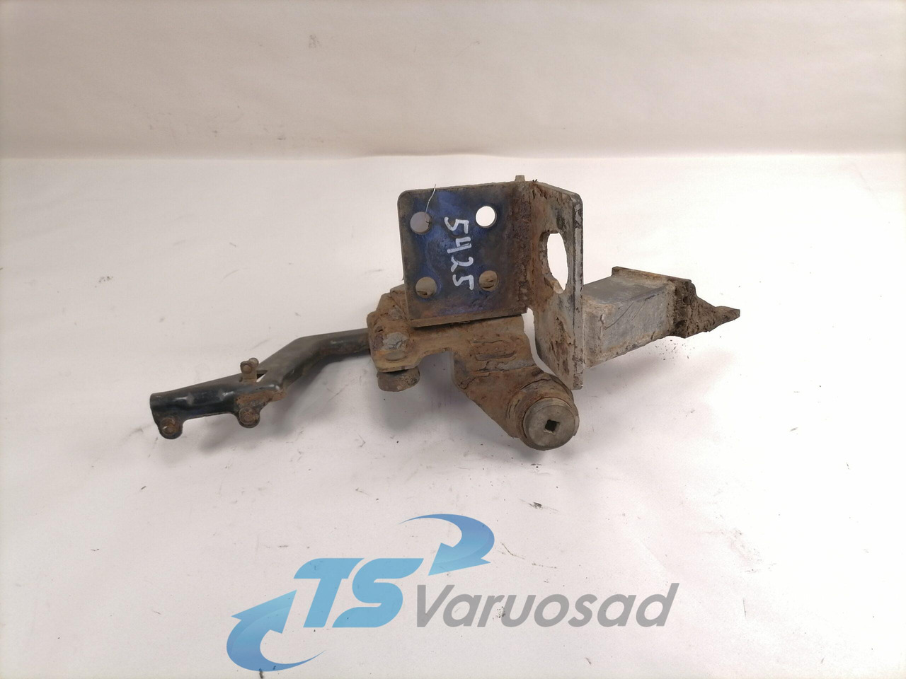 Volvo Bumper bracket 20499243 - Браник за Камион: слика 1 Volvo Bumper bracket 20499243 - Браник за Камион: слика 1