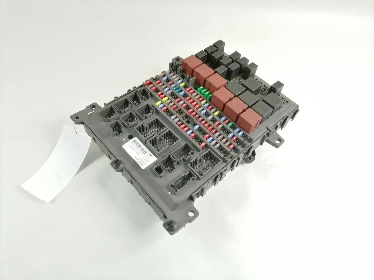 Volvo Central electric unit 22009557 - Осигурач за Камион: слика 2 Volvo Central electric unit 22009557 - Осигурач за Камион: слика 2