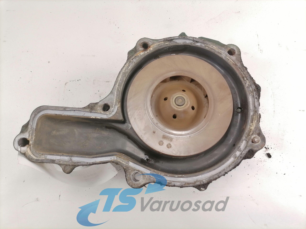 Volvo Cooling pump 20744939 - Пумпа за течност за ладење за Камион: слика 4 Volvo Cooling pump 20744939 - Пумпа за течност за ладење за Камион: слика 4