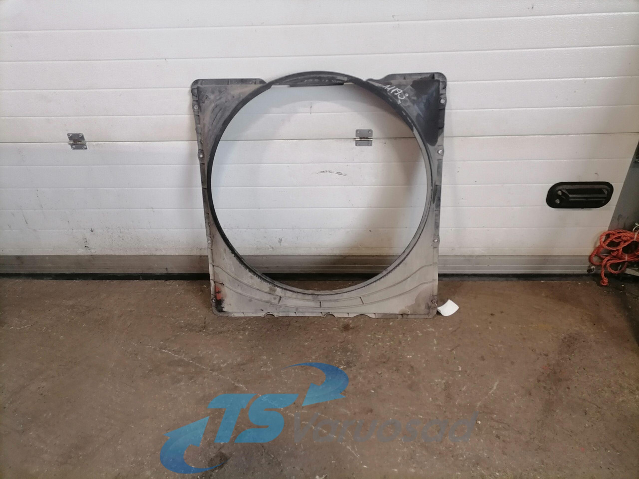 Volvo Fan shroud 20502964 - Радијатор за Камион: слика 1 Volvo Fan shroud 20502964 - Радијатор за Камион: слика 1