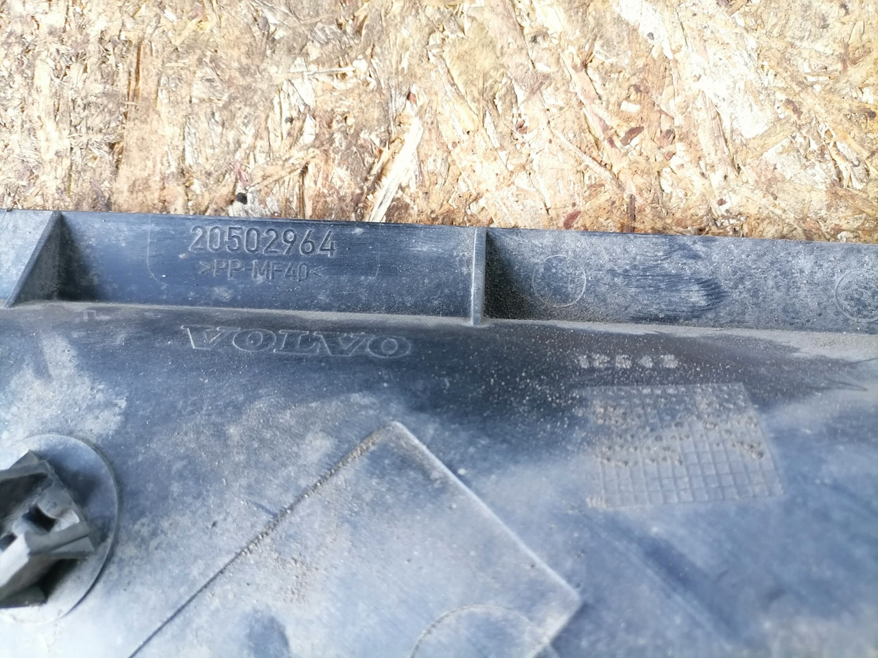 Volvo Fan shroud 20502964 - Радијатор за Камион: слика 4 Volvo Fan shroud 20502964 - Радијатор за Камион: слика 4