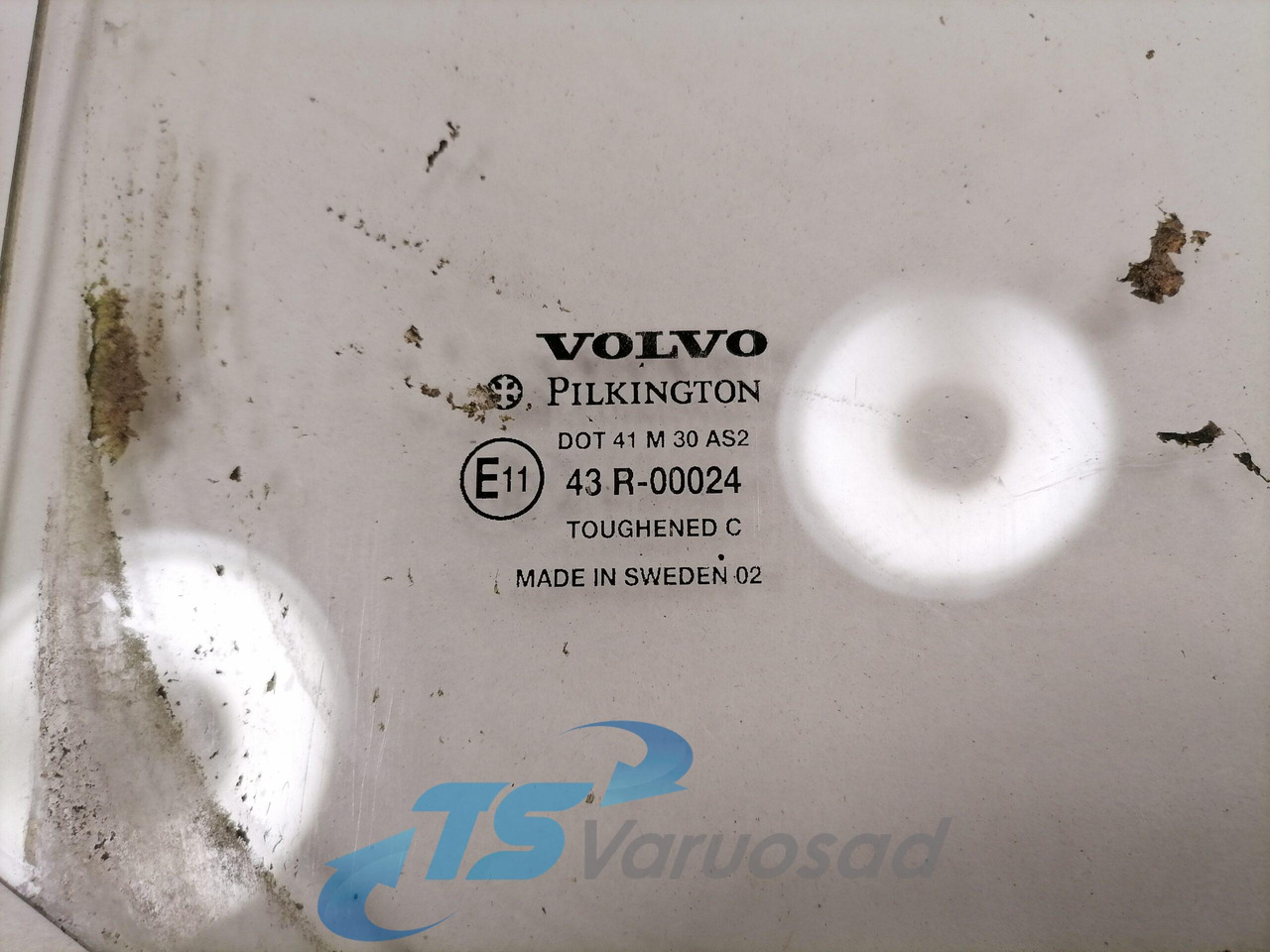 Volvo Küljeklaas, parem 8140913 - Прозорец и делови за Камион: слика 3 Volvo Küljeklaas, parem 8140913 - Прозорец и делови за Камион: слика 3