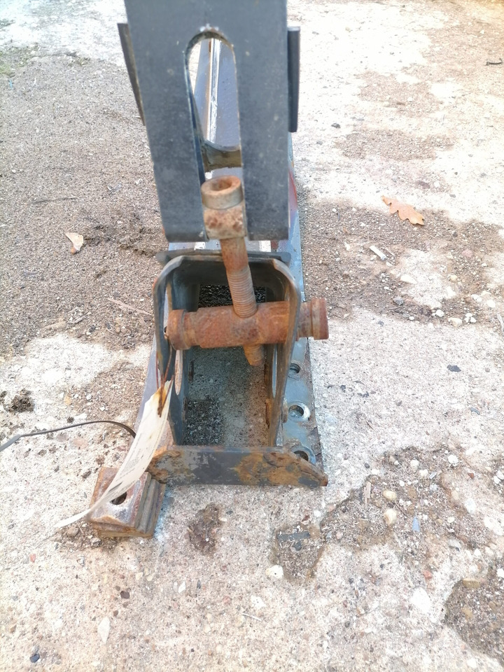 Volvo Kütusepaagi kandur, Volvo 20721537 - Резервоар за гориво за Камион: слика 4 Volvo Kütusepaagi kandur, Volvo 20721537 - Резервоар за гориво за Камион: слика 4