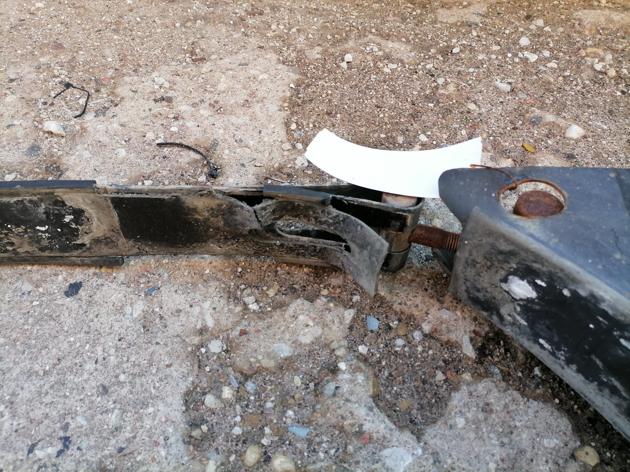 Volvo Kütusepaagi kandur, Volvo 20721537 - Резервоар за гориво за Камион: слика 3 Volvo Kütusepaagi kandur, Volvo 20721537 - Резервоар за гориво за Камион: слика 3