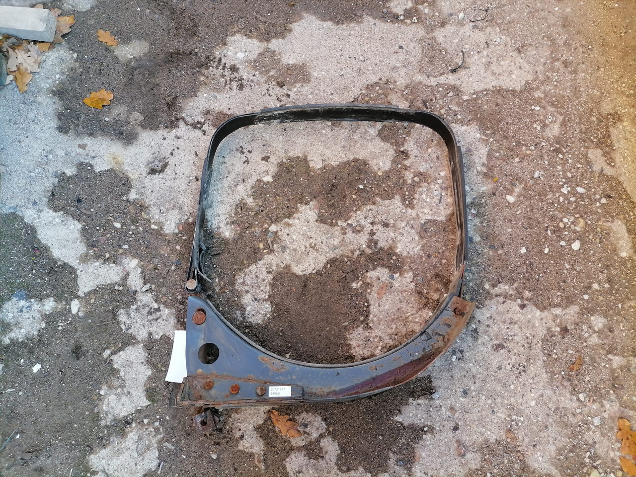 Volvo Kütusepaagi kandur, Volvo 20721537 - Резервоар за гориво за Камион: слика 1 Volvo Kütusepaagi kandur, Volvo 20721537 - Резервоар за гориво за Камион: слика 1