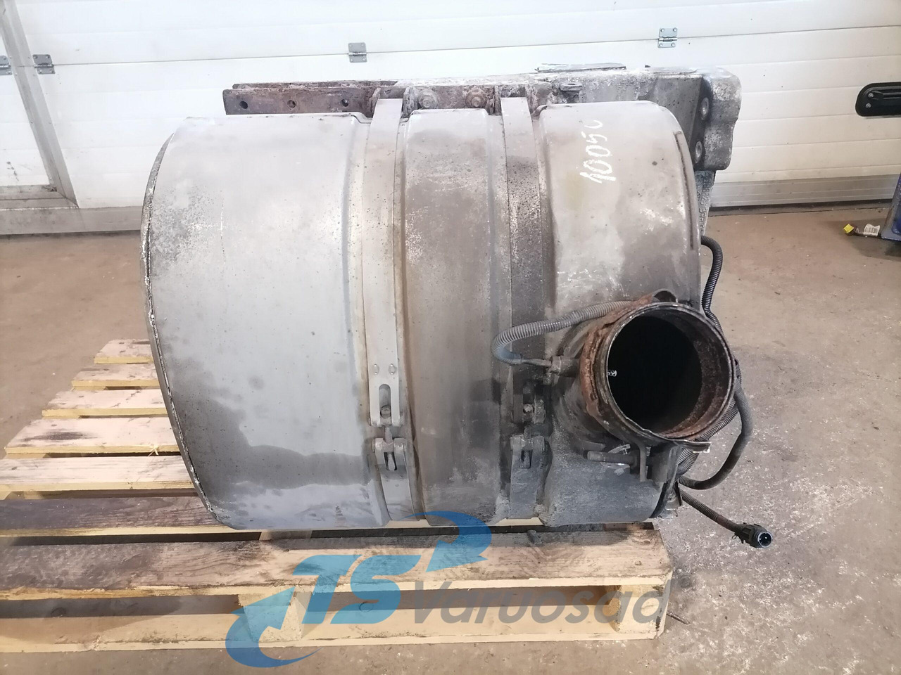 Volvo Muffler 20894953 - Придушувач за Камион: слика 2 Volvo Muffler 20894953 - Придушувач за Камион: слика 2