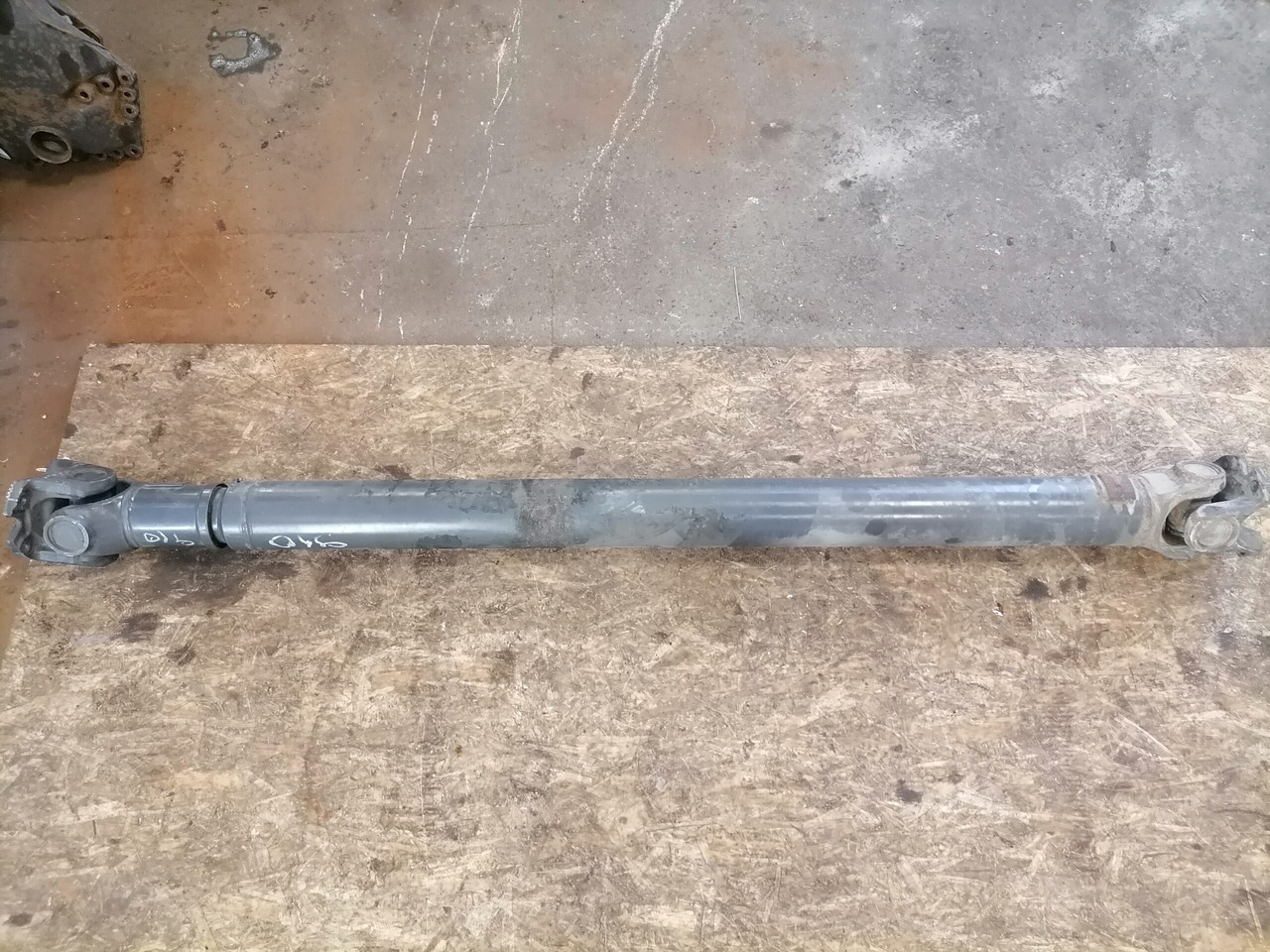 Volvo Propeller shaft 1067769 - Карданско вратило за Камион: слика 2 Volvo Propeller shaft 1067769 - Карданско вратило за Камион: слика 2