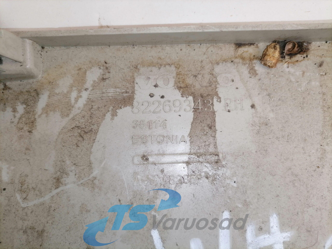 Volvo Salongi plastik 82269343 - Универзален дел за Камион: слика 3 Volvo Salongi plastik 82269343 - Универзален дел за Камион: слика 3