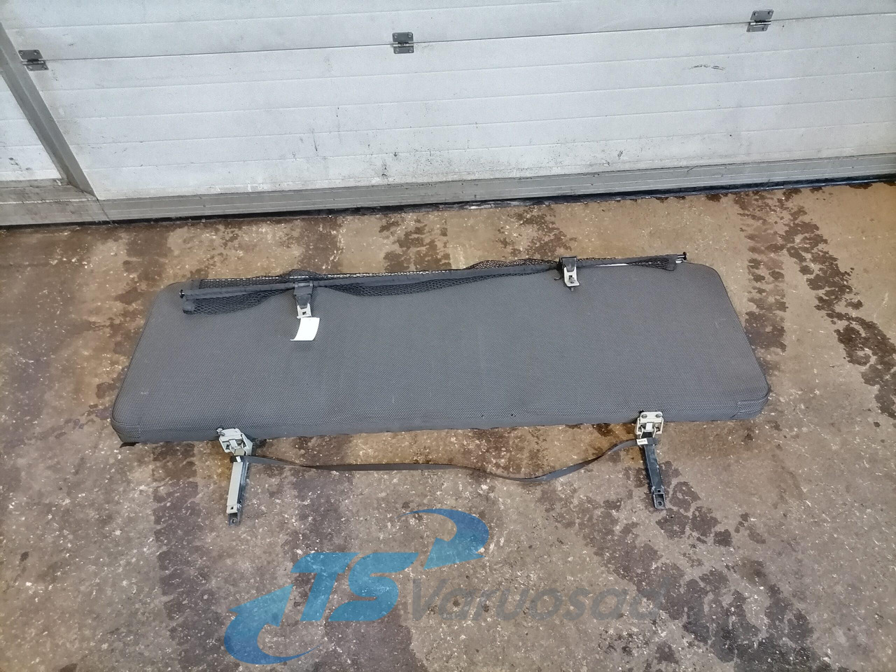Volvo Voodi raam + madrats 84195884 - Кабина и ентериер за Камион: слика 5 Volvo Voodi raam + madrats 84195884 - Кабина и ентериер за Камион: слика 5