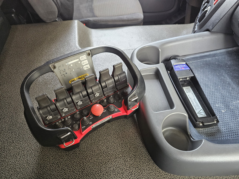 DAF CF 330 6x2 / PALFINGER CRANE / KRAN / CURTAIN - Камион со кран: слика 3 DAF CF 330 6x2 / PALFINGER CRANE / KRAN / CURTAIN - Камион со кран: слика 3