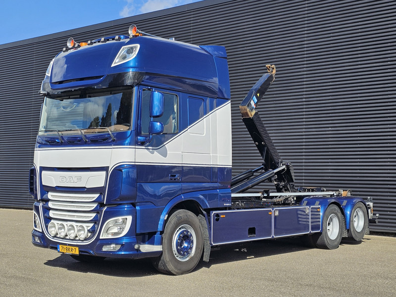 DAF XF 530 SSC 6x2 VDL HOOKLIFT 660 cm - Камион со кука за подигање: слика 1 DAF XF 530 SSC 6x2 VDL HOOKLIFT 660 cm - Камион со кука за подигање: слика 1