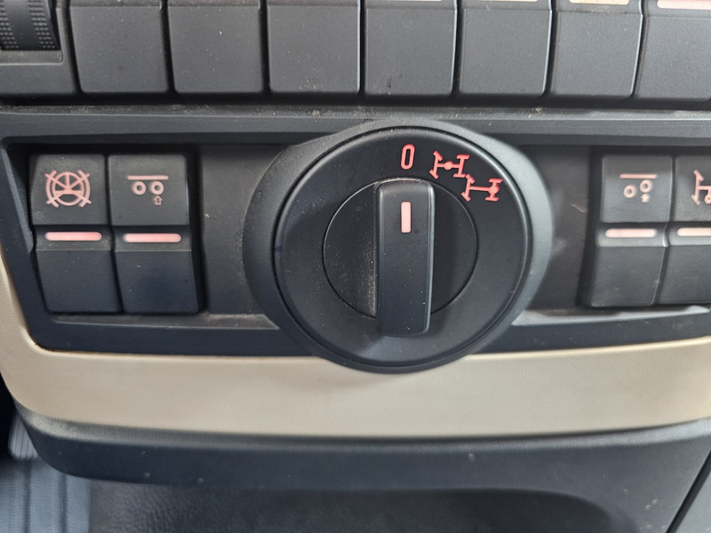 Камион со платформа MAN TGS 35.500 8x4-6 / PALFINGER 92 t/m CRANE +JIB: слика 18 Камион со платформа MAN TGS 35.500 8x4-6 / PALFINGER 92 t/m CRANE +JIB: слика 18