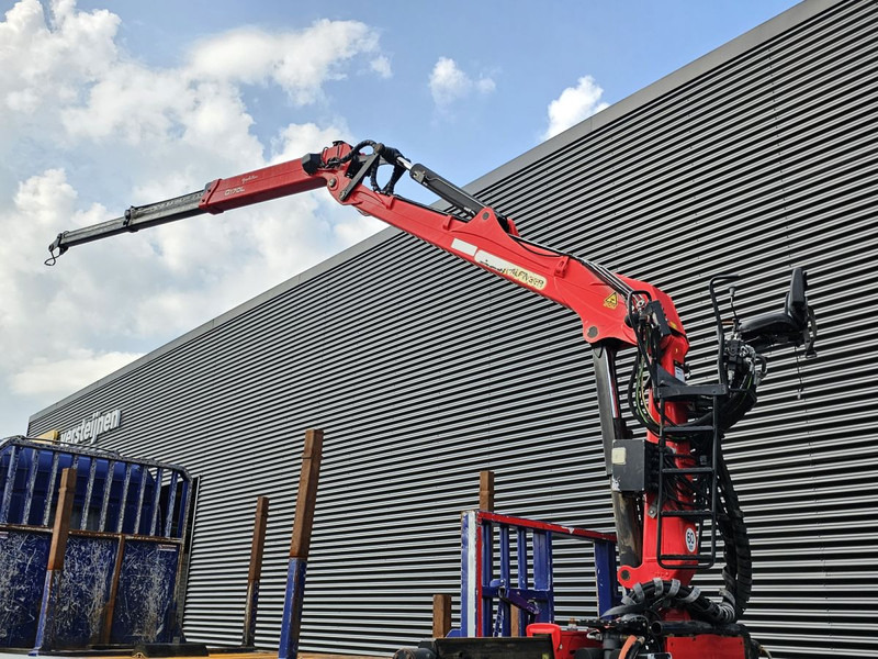 Scania G440 / RETARDER / 8x4 / PALFINGER-EPSILON CRANE - Камион со кран: слика 3 Scania G440 / RETARDER / 8x4 / PALFINGER-EPSILON CRANE - Камион со кран: слика 3