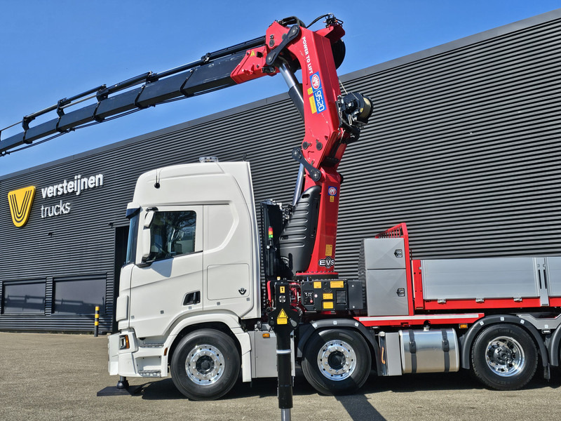 Interior photo 1: Камион со кран Scania R590 8x2*6 HMF 9520 + JiB + WINCH / TRACTOR /