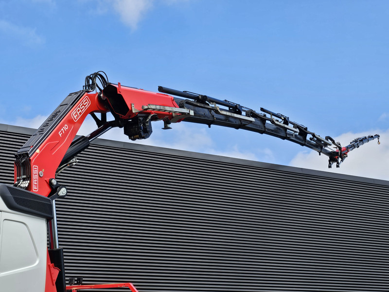 Volvo FH 540 8x4-4 / FASSI 71 t/m CRANE + JIB WINCH / KRAN / GRUA - Камион со платформа, Камион со кран: слика 2 Volvo FH 540 8x4-4 / FASSI 71 t/m CRANE + JIB WINCH / KRAN / GRUA - Камион со платформа, Камион со кран: слика 2