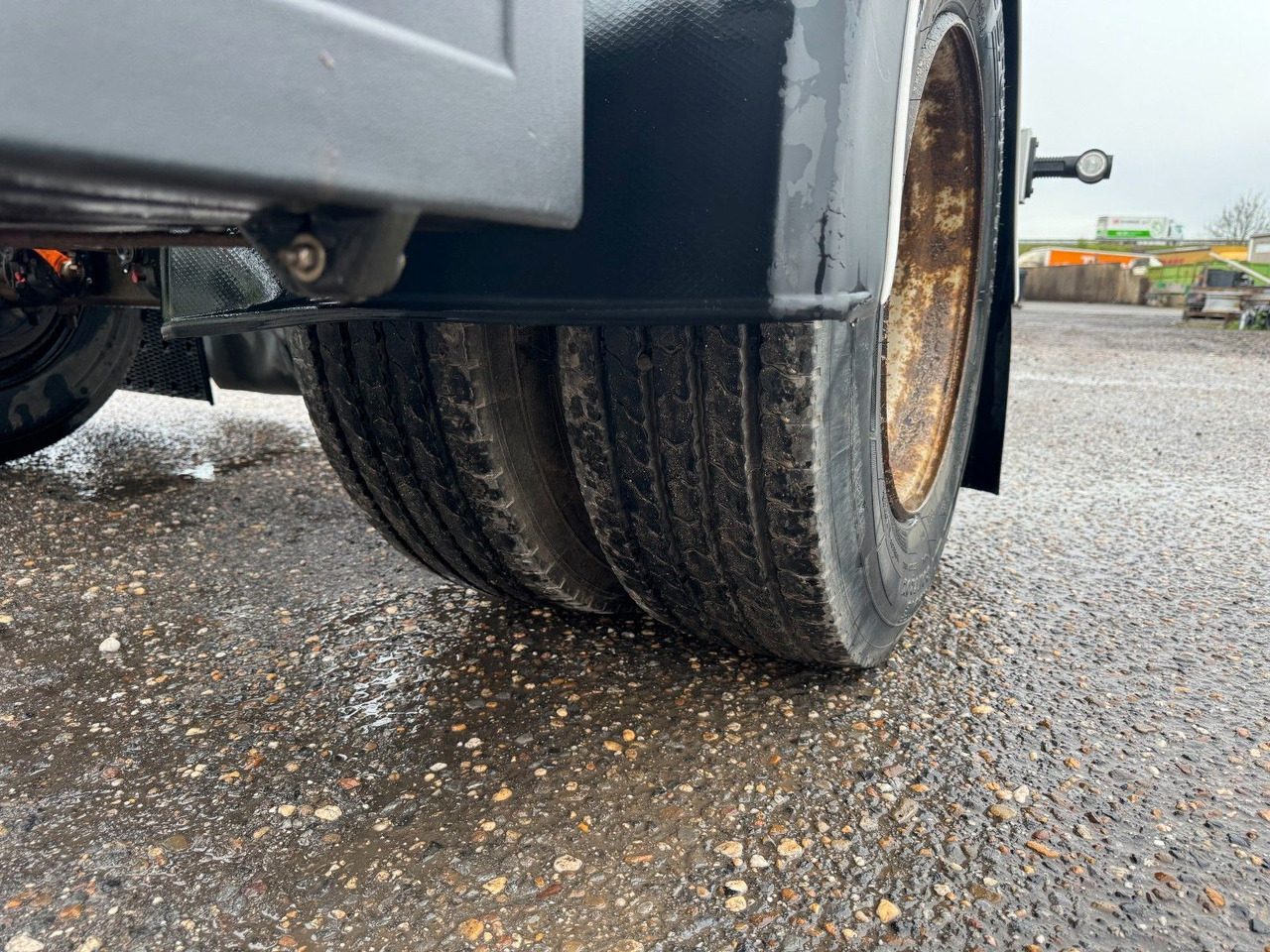 Роло/ Подизач приколка Hüffermann 2 Achs Abrollanhänger mit Schlitten: слика 13 Роло/ Подизач приколка Hüffermann 2 Achs Abrollanhänger mit Schlitten: слика 13