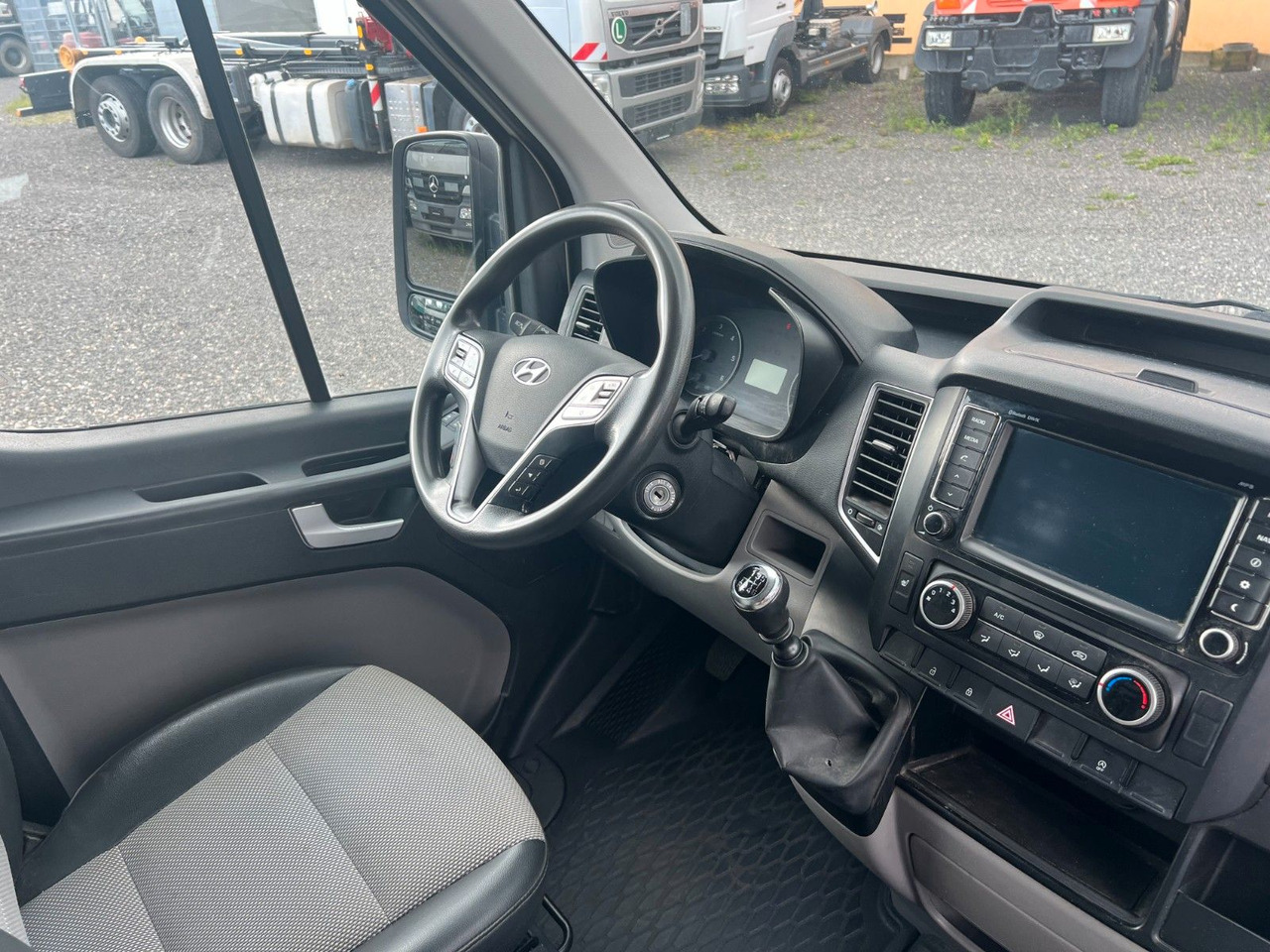 Hyundai H350 Kasten Kasten L3H2 Profi Kurz / Hoch - Товарно комбе: слика 5 Hyundai H350 Kasten Kasten L3H2 Profi Kurz / Hoch - Товарно комбе: слика 5
