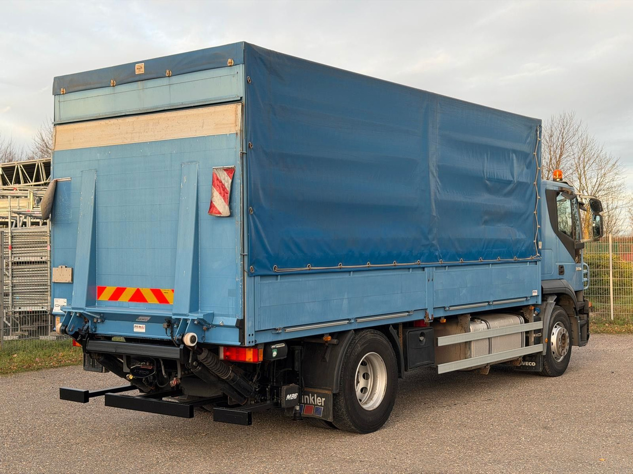 Iveco 190S36/9 Stralis Pritsche & Hebebühne 3 to. TOP - Камион со церада: слика 5 Iveco 190S36/9 Stralis Pritsche & Hebebühne 3 to. TOP - Камион со церада: слика 5