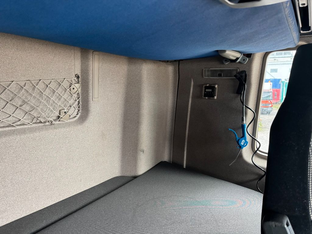 MAN 26.460 6X2 Retarder Klima Navigation guter Zust. MAN 26.460 6X2 Retarder Klima Navigation guter Zust. - Камион со кука за подигање: слика 5 MAN 26.460 6X2 Retarder Klima Navigation guter Zust. MAN 26.460 6X2 Retarder Klima Navigation guter Zust. - Камион со кука за подигање: слика 5