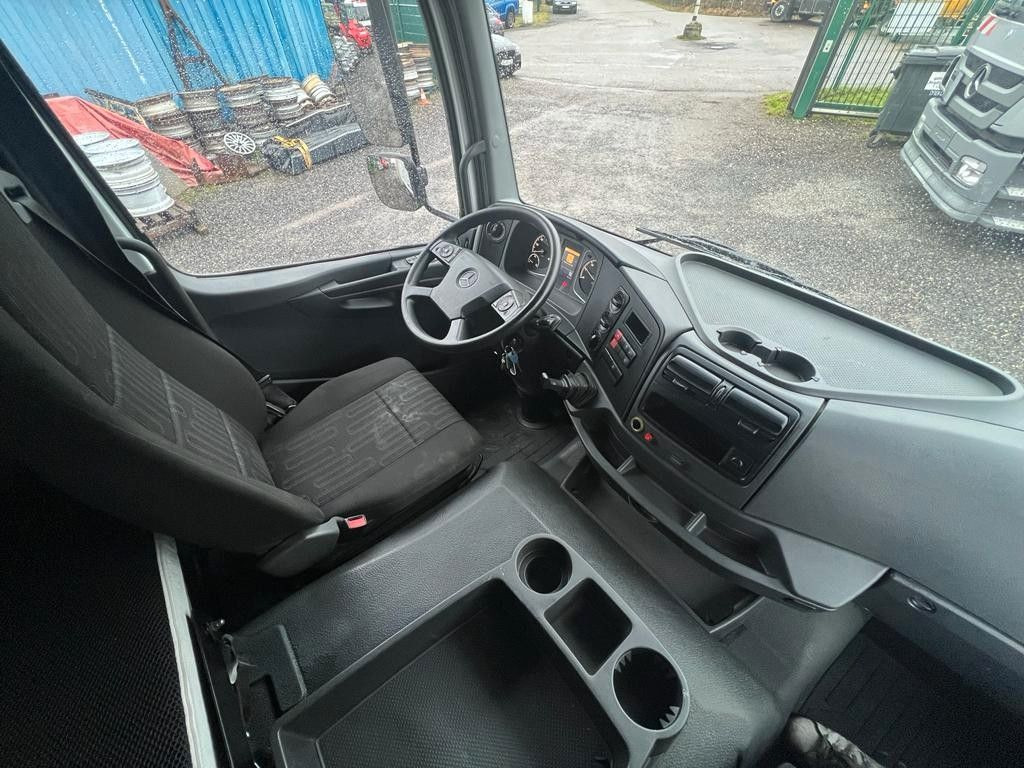 Mercedes-Benz 1324 4X2 Koffer Plane 6 to. Hebebühne Mercedes-Benz 1324 4X2 Koffer Plane 6 to. Hebebühne - Камион сандучар: слика 2 Mercedes-Benz 1324 4X2 Koffer Plane 6 to. Hebebühne Mercedes-Benz 1324 4X2 Koffer Plane 6 to. Hebebühne - Камион сандучар: слика 2