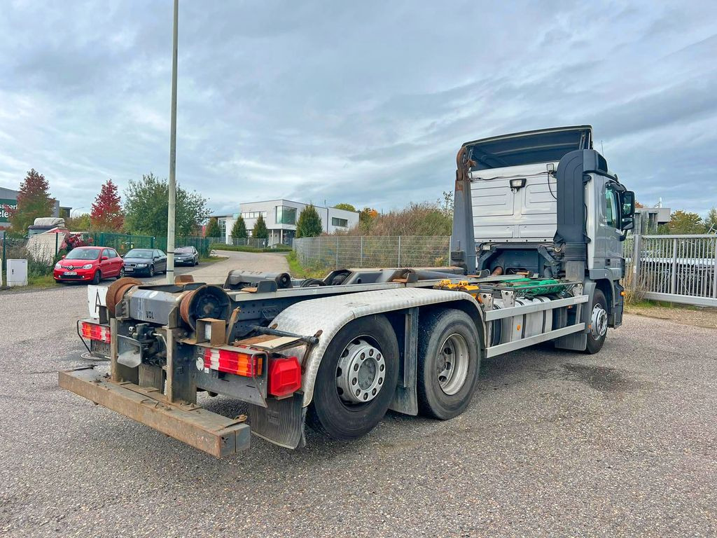 Mercedes-Benz 2544 6X2 VDL Abroller Klima & Retarder Mercedes-Benz 2544 6X2 VDL Abroller Klima & Retarder - Камион со кука за подигање: слика 4 Mercedes-Benz 2544 6X2 VDL Abroller Klima & Retarder Mercedes-Benz 2544 6X2 VDL Abroller Klima & Retarder - Камион со кука за подигање: слика 4