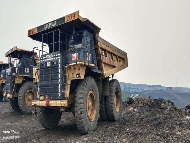 CAT 777E - Голем истоварувач/ Камион за камења: слика 1 CAT 777E - Голем истоварувач/ Камион за камења: слика 1