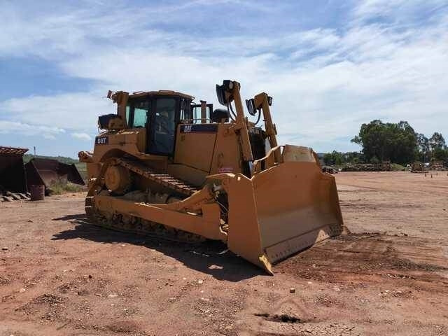 CAT D8T - Булдожер: слика 1 CAT D8T - Булдожер: слика 1