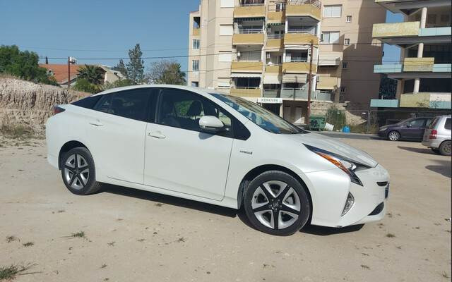 Toyota Prius Hybrid - Автомобил: слика 4 Toyota Prius Hybrid - Автомобил: слика 4