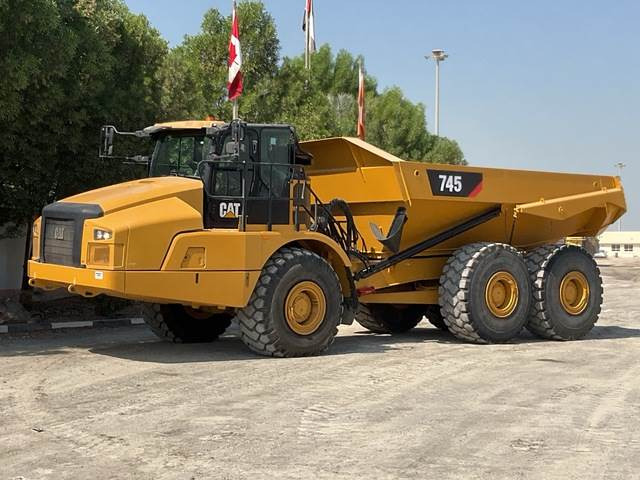 Зглобен истоварувач CAT 745: слика 16