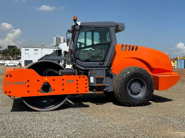 Hamm 320 - Компактор: слика 1 Hamm 320 - Компактор: слика 1