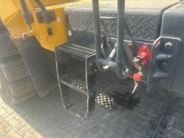 Натоварувач на тркала Komatsu WA600-6R: слика 11