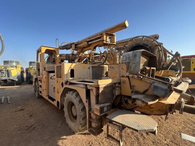 Putzmeister WETKRET5 - Камион со бетонска пумпа: слика 2 Putzmeister WETKRET5 - Камион со бетонска пумпа: слика 2