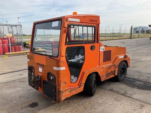 Charlatte TD225 - Тракторче за влечење: слика 1 Charlatte TD225 - Тракторче за влечење: слика 1
