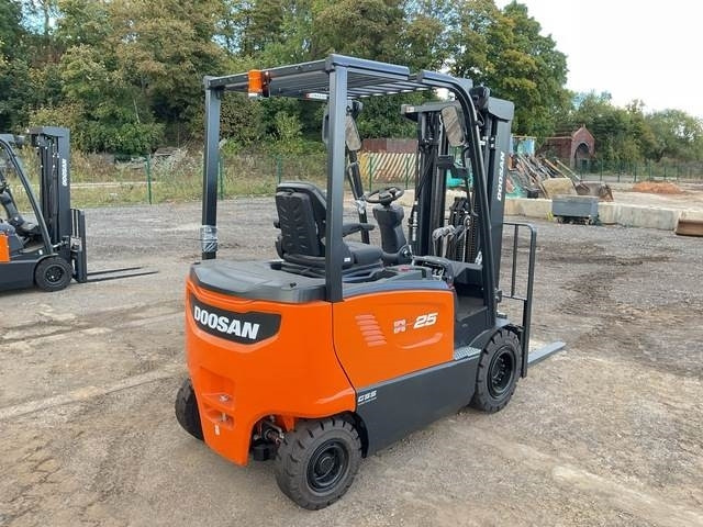 Doosan B25X-7 PLUS - Електричен вилушкар: слика 3 Doosan B25X-7 PLUS - Електричен вилушкар: слика 3