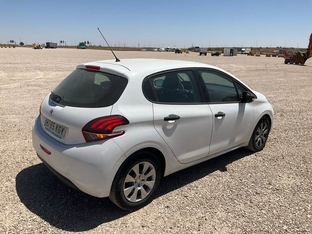 Peugeot 208 - Автомобил: слика 3 Peugeot 208 - Автомобил: слика 3
