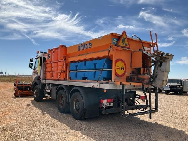 Renault Kerax 380DXI - Машина за чистење снег: слика 2 Renault Kerax 380DXI - Машина за чистење снег: слика 2