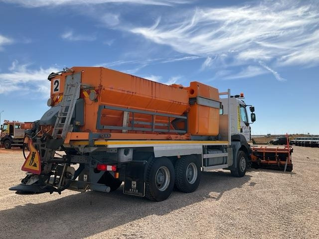 Renault Kerax 430DXI - Машина за чистење снег: слика 3 Renault Kerax 430DXI - Машина за чистење снег: слика 3