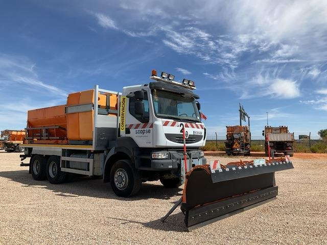 Renault Kerax 430DXI - Машина за чистење снег: слика 4 Renault Kerax 430DXI - Машина за чистење снег: слика 4