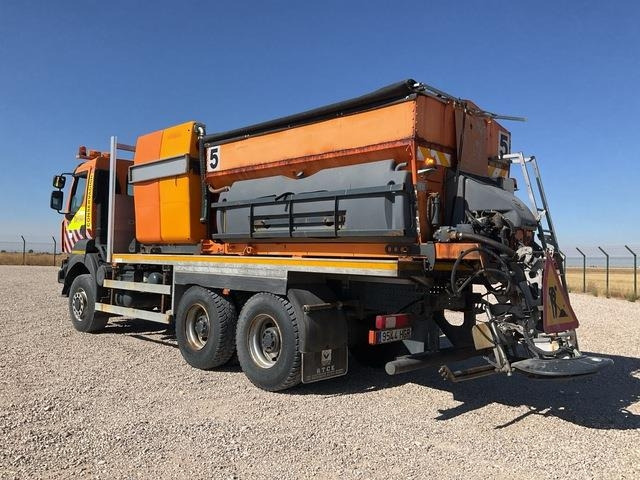 Renault Kerax 430DXI - Машина за чистење снег: слика 2 Renault Kerax 430DXI - Машина за чистење снег: слика 2