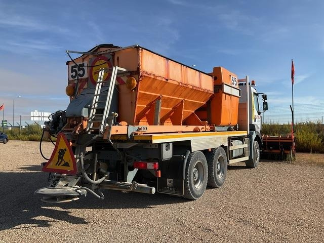 Renault Kerax 430DXI - Машина за чистење снег: слика 3 Renault Kerax 430DXI - Машина за чистење снег: слика 3