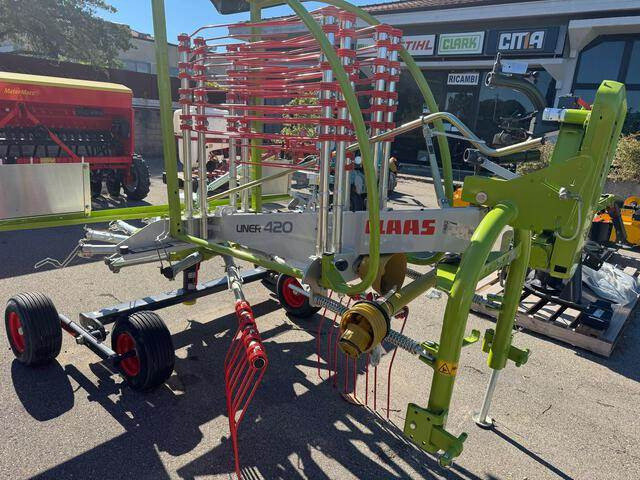 CLAAS Liner 420 - Превртувач и гребло: слика 5 CLAAS Liner 420 - Превртувач и гребло: слика 5