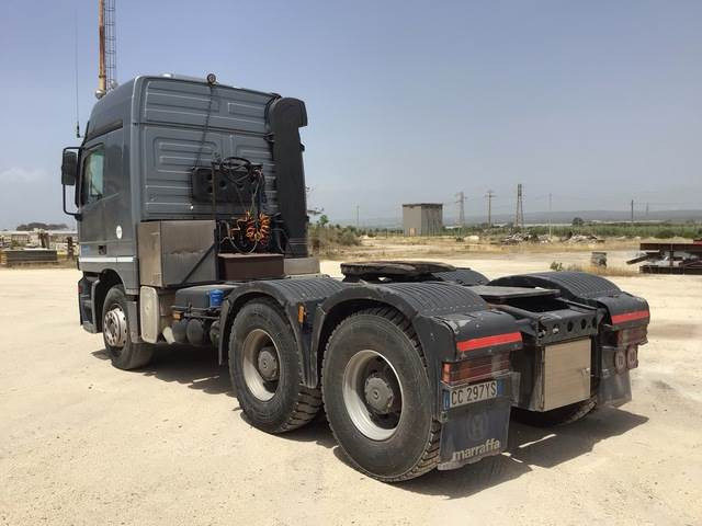 Mercedes-Benz Actros 3353S - Камион влекач: слика 2 Mercedes-Benz Actros 3353S - Камион влекач: слика 2