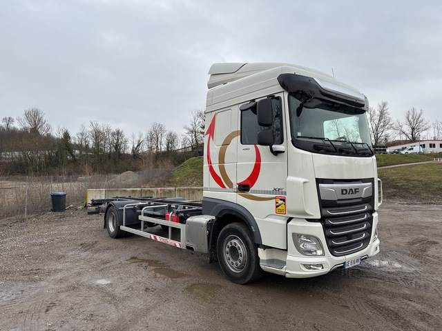 DAF XF450 - Транспортер на контејнер/ Камион со променливо тело: слика 4 DAF XF450 - Транспортер на контејнер/ Камион со променливо тело: слика 4