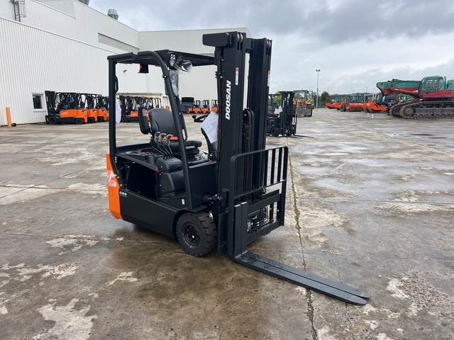 Doosan B15T-7 PLUS - Електричен вилушкар: слика 4 Doosan B15T-7 PLUS - Електричен вилушкар: слика 4