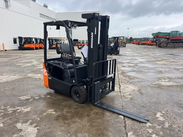 Doosan B15T-7 PLUS - Електричен вилушкар: слика 4 Doosan B15T-7 PLUS - Електричен вилушкар: слика 4