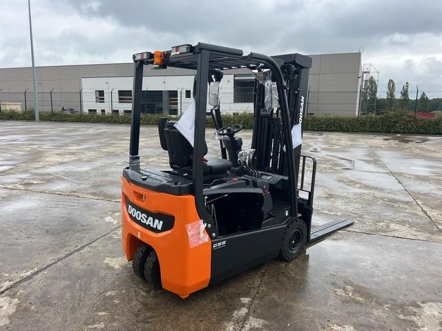 Doosan B15T-7 PLUS - Електричен вилушкар: слика 3 Doosan B15T-7 PLUS - Електричен вилушкар: слика 3