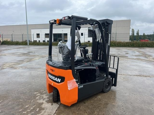 Doosan B15T-7 PLUS - Електричен вилушкар: слика 3 Doosan B15T-7 PLUS - Електричен вилушкар: слика 3