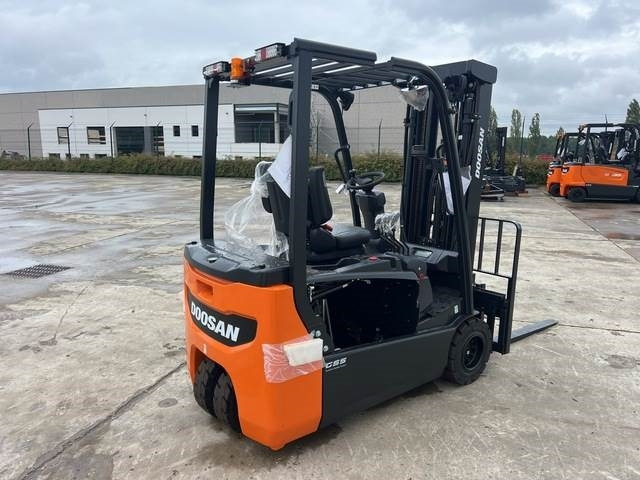 Doosan B20T-7 PLUS - Електричен вилушкар: слика 3 Doosan B20T-7 PLUS - Електричен вилушкар: слика 3