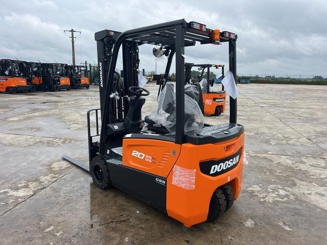 Doosan B20T-7 PLUS - Електричен вилушкар: слика 2 Doosan B20T-7 PLUS - Електричен вилушкар: слика 2