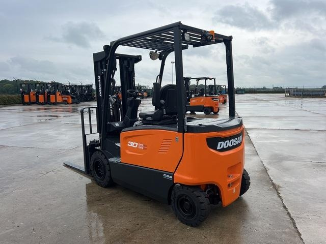 Doosan B30X-7 PLUS - Електричен вилушкар: слика 2 Doosan B30X-7 PLUS - Електричен вилушкар: слика 2